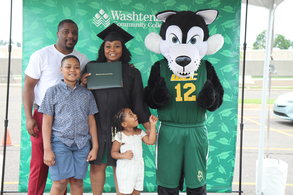 washtenawcc's tweet photo. Today, pictures with Alpha was fun for kids. Down the road, it's all about the example their mom set by achieving their goal! 

Congrats to grads Dashaneli Kinsey (with husband Nicholas, Kingston and Kinsley) and Kristie Wilcox (with Kayla). Congrats!!

#WCCGrad #WCCProud https://t.co/OSicemrVUH