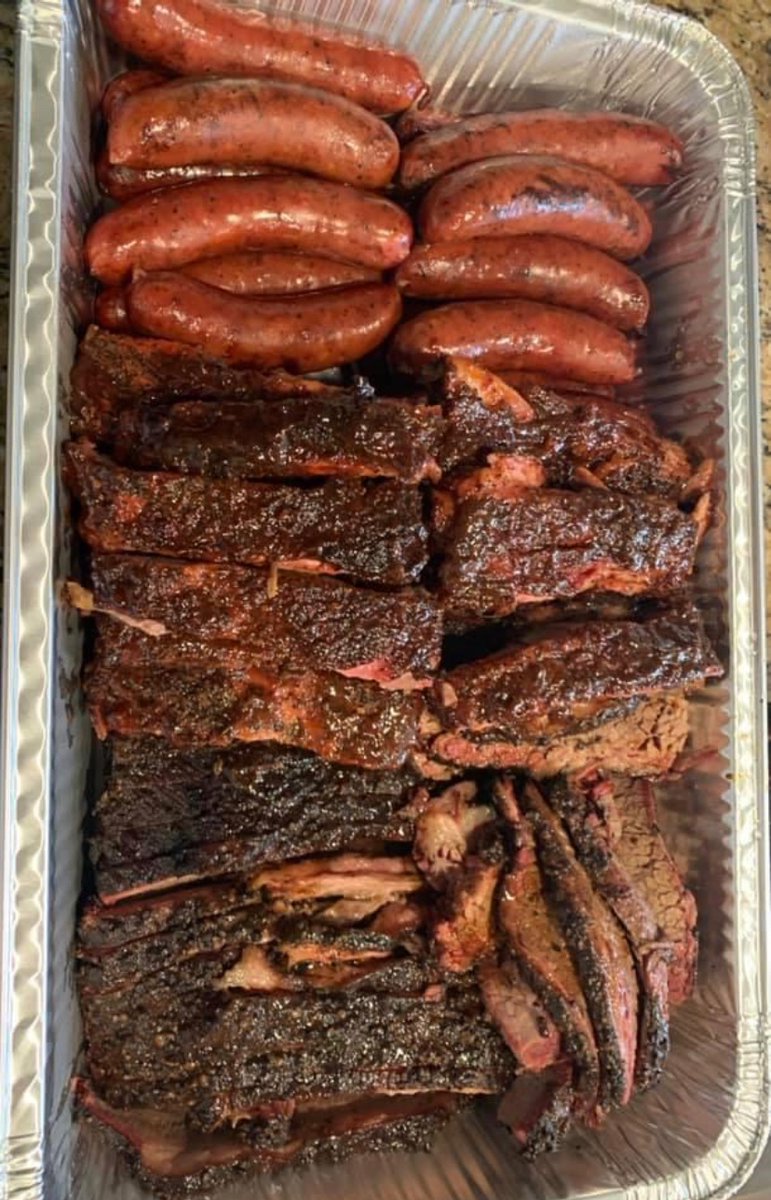 brooke_leanne74's tweet photo. My dad has started up his business again , weekend catering!  this is his passion and his food is so bomb🔥🔥🔥please like and share to help grow his business 🙏🏼 https://t.co/39KJApVp90