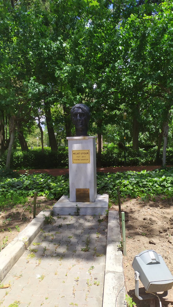 eseravci44's tweet photo. Büyük usta #nejatuygur🙏 İzmir Kültürpark @behzatuygur @uygur_behzat https://t.co/Sksbvm4Am5