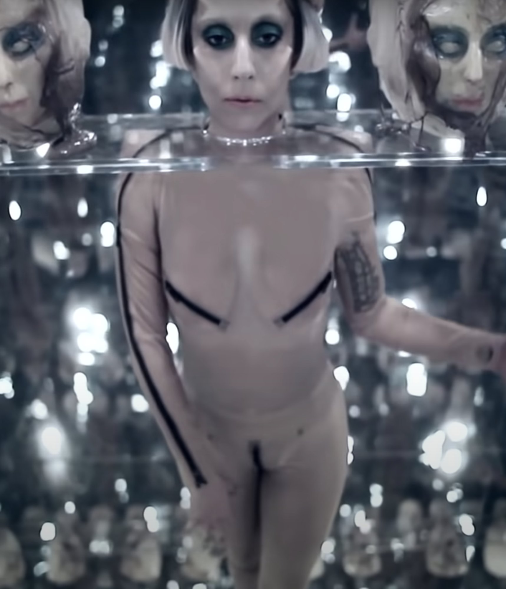 E2B0icUXoAExBXf?format=jpg&name=large