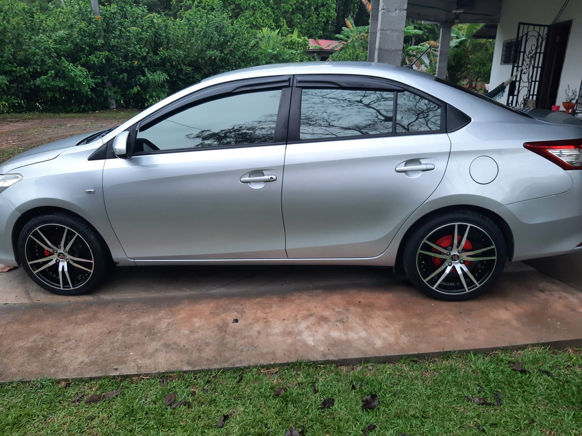 skacel54's tweet photo. Yaris 2015 manual 8600 negociable, 92000 km de recorrido https://t.co/NmZSo6Hhq4