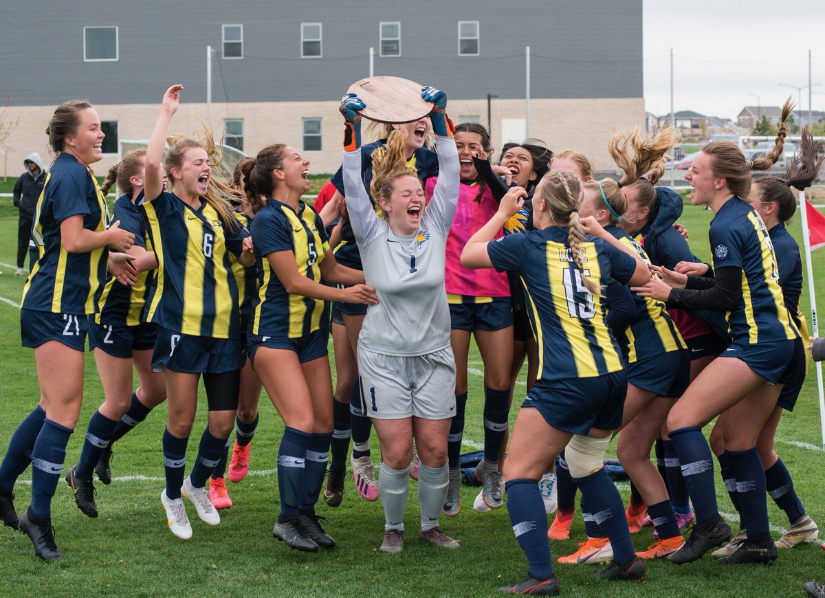 LCCCsports's tweet photo. Time to celebrate 🏆 📸 

📷 @RGelhart 

#TakeFlightLCCC | #POMO https://t.co/UjDg8jk34h