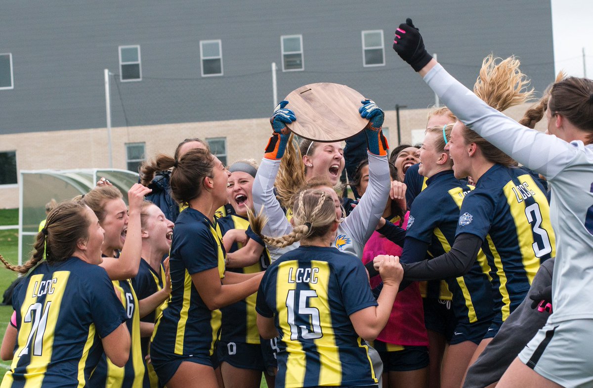 LCCCsports's tweet photo. Time to celebrate 🏆 📸 

📷 @RGelhart 

#TakeFlightLCCC | #POMO https://t.co/UjDg8jk34h