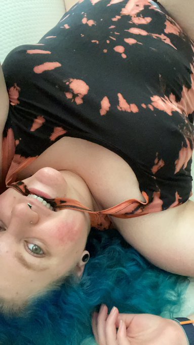 Suns out tits out? https://t.co/6Wq8hNDjnh<a href="/tag/kink"class="tags"><span>#kink</span></a><a href="/tag/customvid"class="tags"><span>#customvid</span></a>