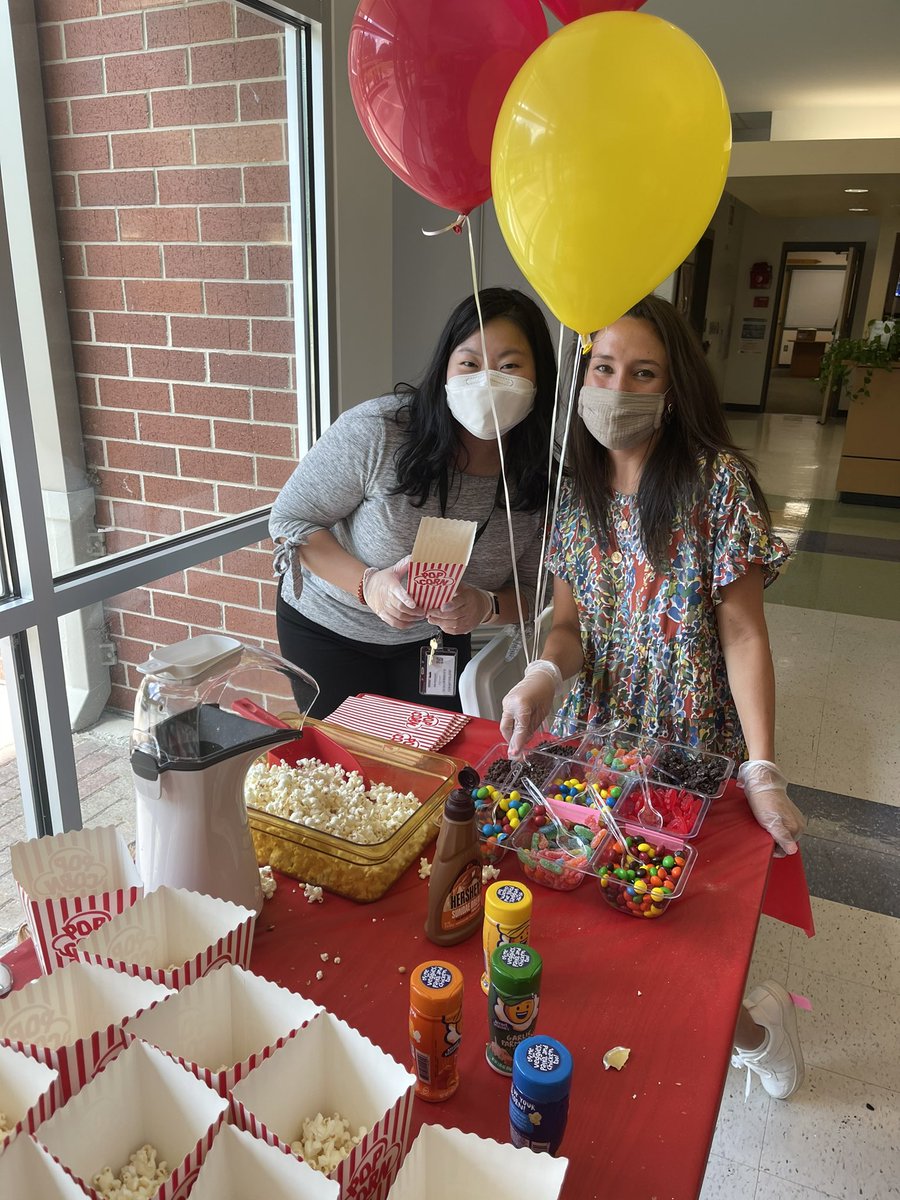 The <a href="/IsonSpringsES/">IsonSpringsES</a> PBIS coaches celebrated the staff with  “Pop-Out” early day!🍿 Popcorn &amp; drinks as they popped out...a reward for their hard work this year.  #ISESstrong ❤️🖤 @PrincipalSWhite <a href="/FultonCoSchools/">FultonCountySchools</a> <a href="/fcspbis/">FCSPBIS</a> @MaribelbellEds <a href="/erichollinhead/">Dr. Eric Hollinhead</a>