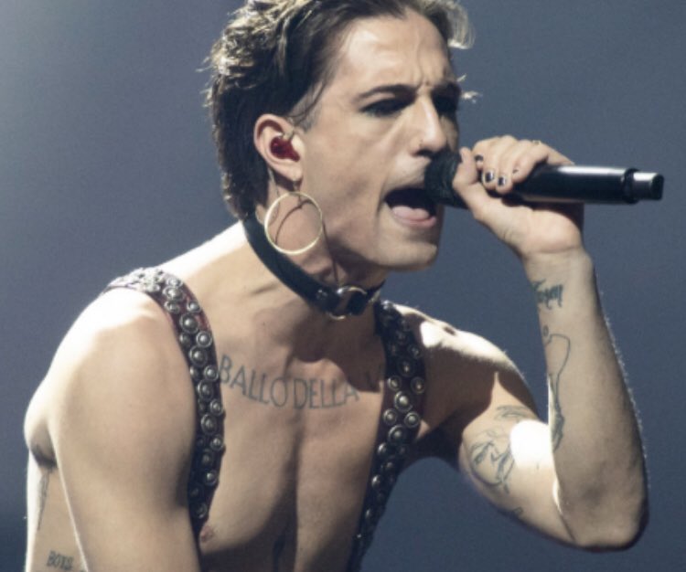 arneyarnwy's tweet photo. iceland walked so italy could run #EUROVISION https://t.co/CpKTkZwwEj