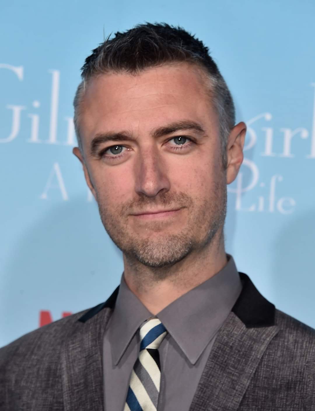 Happy Birthday Sean Gunn ! Hoje o ator está completando 47 anos.    