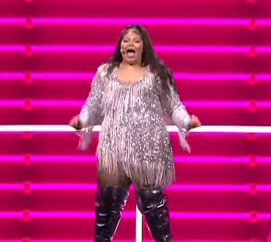 euromovidas's tweet photo. ¿Tenéis que decir algo respecto a este 3x1 en vestidos plateados, @CarrefourES? 

#EurovisionRTVE #Eurovision https://t.co/PBoV7cqKwY