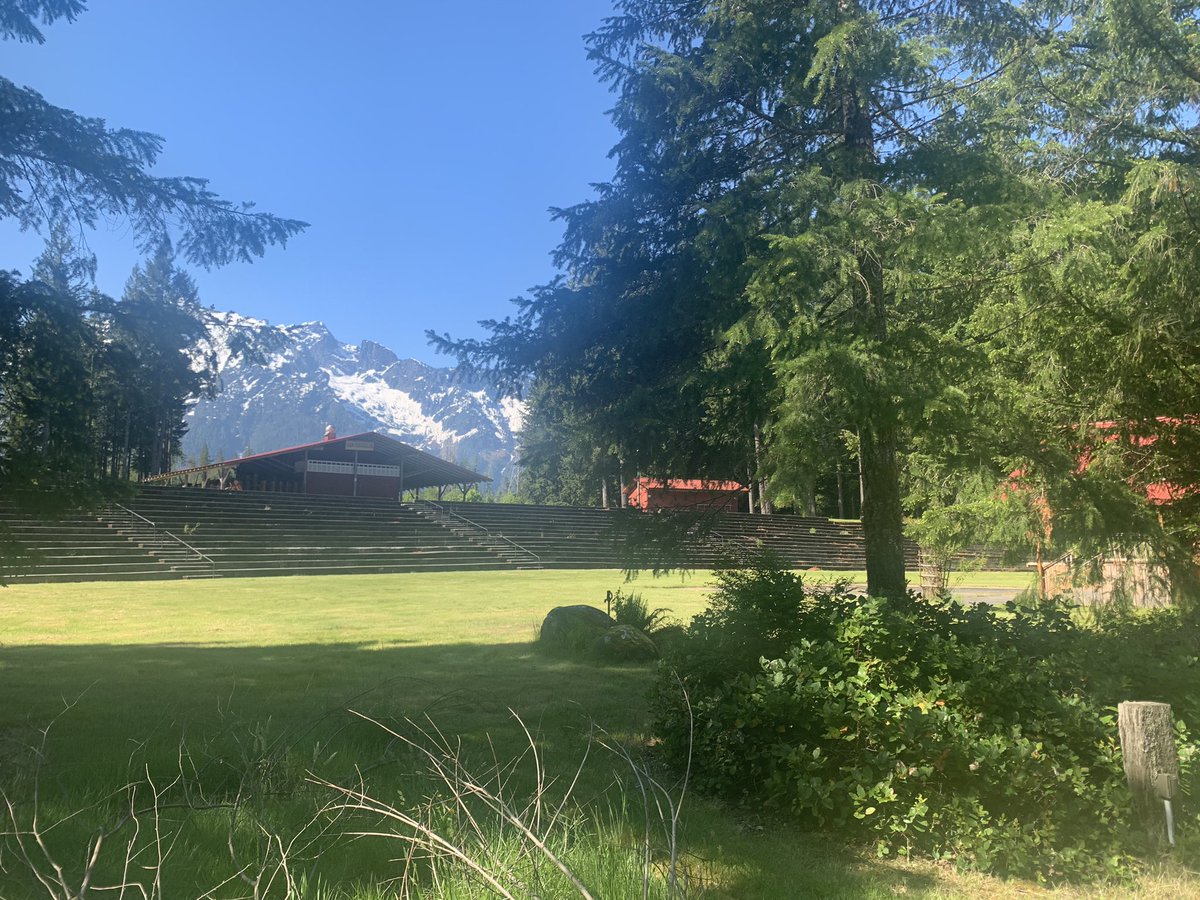 Here’s the site for the Darrington #Bluegrass festival today. Not bad eh?
#music