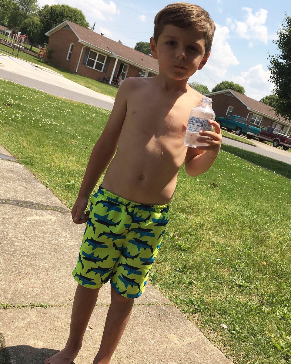 Hayleestone01's tweet photo. and my summer baby ☀️ https://t.co/LKBQo65SkC