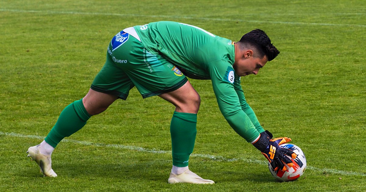 MaxiSanJose1's tweet photo. ⚽💙 Llegó el momento, afición. Ahora es cuando de verdad os necesitamos a nuestro lado. Juntos somos más fuertes, casi invencibles. Vamos a liarla y no os lo podéis perder... ¡Sí, @ArandinaCF! 😉💪🏼     #PlayOffsAscenso https://t.co/Fb1x3hGktI