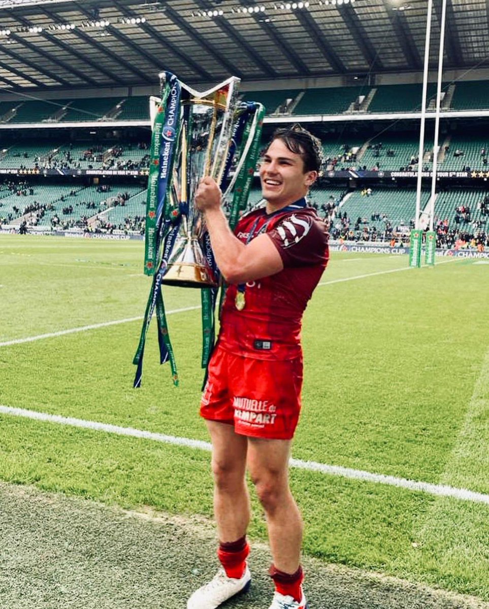 Rugby is coming home ⭐⭐⭐⭐⭐
Pour les supporters et les copains blessés ❤️🖤
