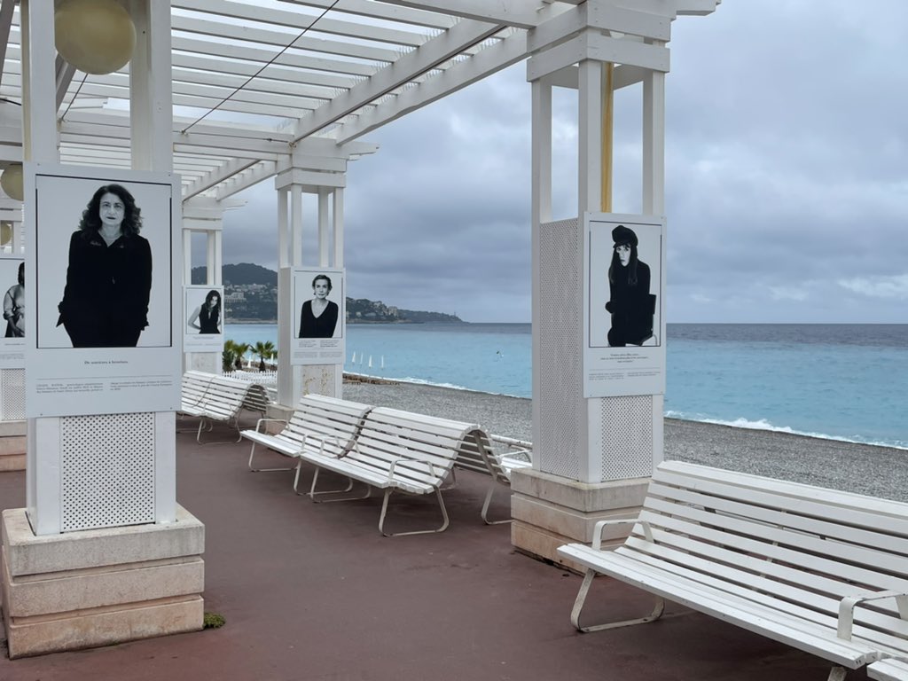 CarinaCheklit's tweet photo. A découvrir en ce moment à #Nice, l’exposition « Libres et Égales » sur la promenade des anglais. Une #expo pour le respect et la dignité des #femmes - imaginée par la talentueuse photographe @SylviaGalmot. cc @VilledeNice https://t.co/YRLE75DfUY