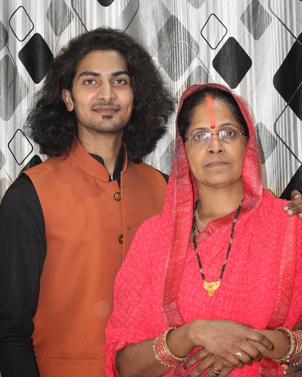 RkRohitKesari's tweet photo. जन्मदातिये, जन्मदिन की ���ेरों बधाई 🎂🎉��😇
Happy Birthday " माँ "✨❤️
.
#Maa #HappyBirthday #realcreator #mycreator #mombirthday #RkMaa #RohitKesari #RkRohitKesari https://t.co/K92vjDEijv