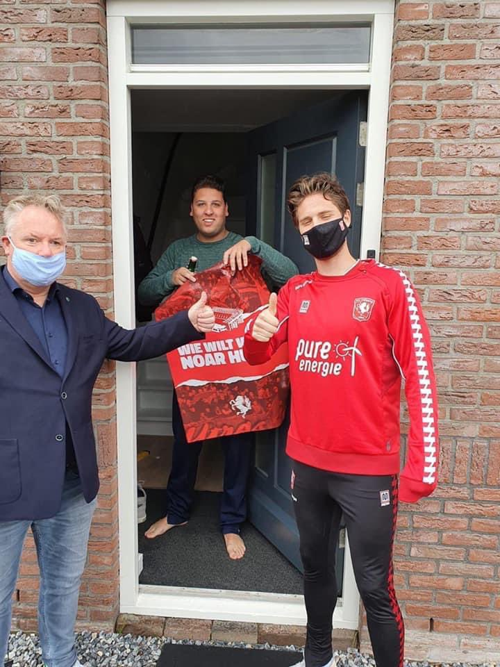 henkrender's tweet image. Gezellig dagje op pad in Enschede, Boekelo, buitengebied met Kik Pierie. Zijn inburgering Twents is geslaagd. Hij weet nu ook ‘één is géén’.  Twente, mes que un club. En spontaan (verlaat) ontbijtje en cappuccino aangeboden bij Minerva. Heel tof! 👌😘