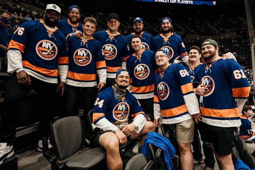 nyjets's tweet photo. The boys are on Long Island today cheering on the @NYIslanders 🏒

LET’S GO #ISLES!! https://t.co/VKHs8MU6uC