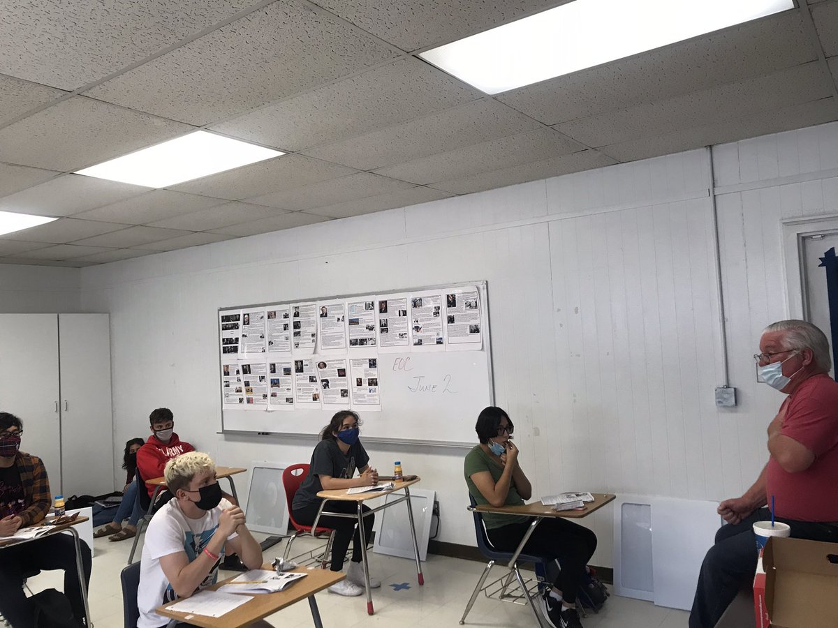 BelAir_History's tweet photo. Great day for #StriveFor45 ⚡️
US History EOC Blitz 🙌🏾🙌🏼 Highlanders preparing for June 2!
@CharlieGarciaBA @ODPHIRuben @BAHSMottinger #bigredpride https://t.co/Ufd9HNrL10