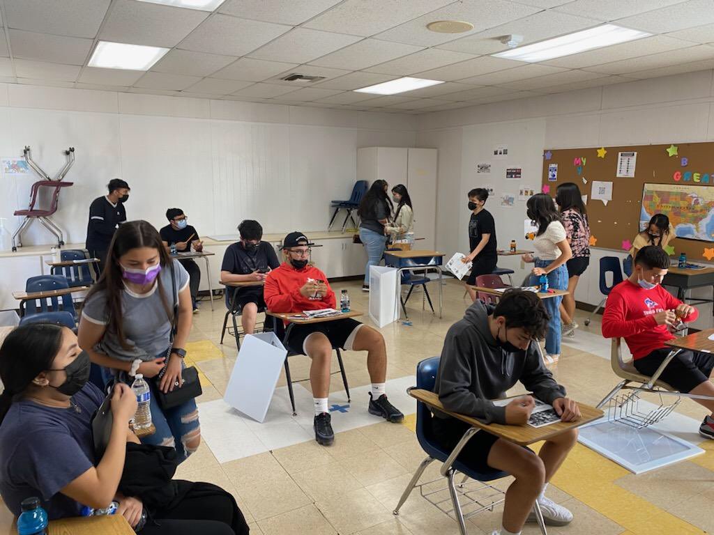 BelAir_History's tweet photo. Great day for #StriveFor45 ⚡️
US History EOC Blitz 🙌🏾🙌🏼 Highlanders preparing for June 2!
@CharlieGarciaBA @ODPHIRuben @BAHSMottinger #bigredpride https://t.co/Ufd9HNrL10