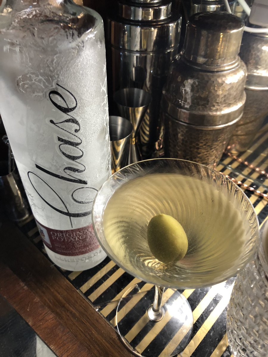 JamesOHP's tweet photo. Last #SaturdayNightCocktail at home with @angela_clutton for a while. Classic dirty vodka martini with @ChaseDistillery https://t.co/X0Nyy0JhGZ