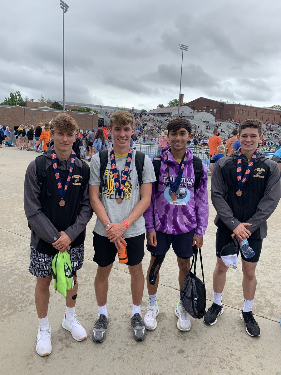 ClearLakeTF's tweet photo. This 4x4 team of @TannerRexyFace @austin_warnke @JaggerSchmitt @justin_wright17 blows their season best out of the water by 3 seconds and ends the State meet on the #BlueOval with a 3:25.32 for 3rd place!! 🥉#OurTimeIsNow #LionSpeed 🦁⚡️🦁⚡️ https://t.co/W5WgSFdWlw