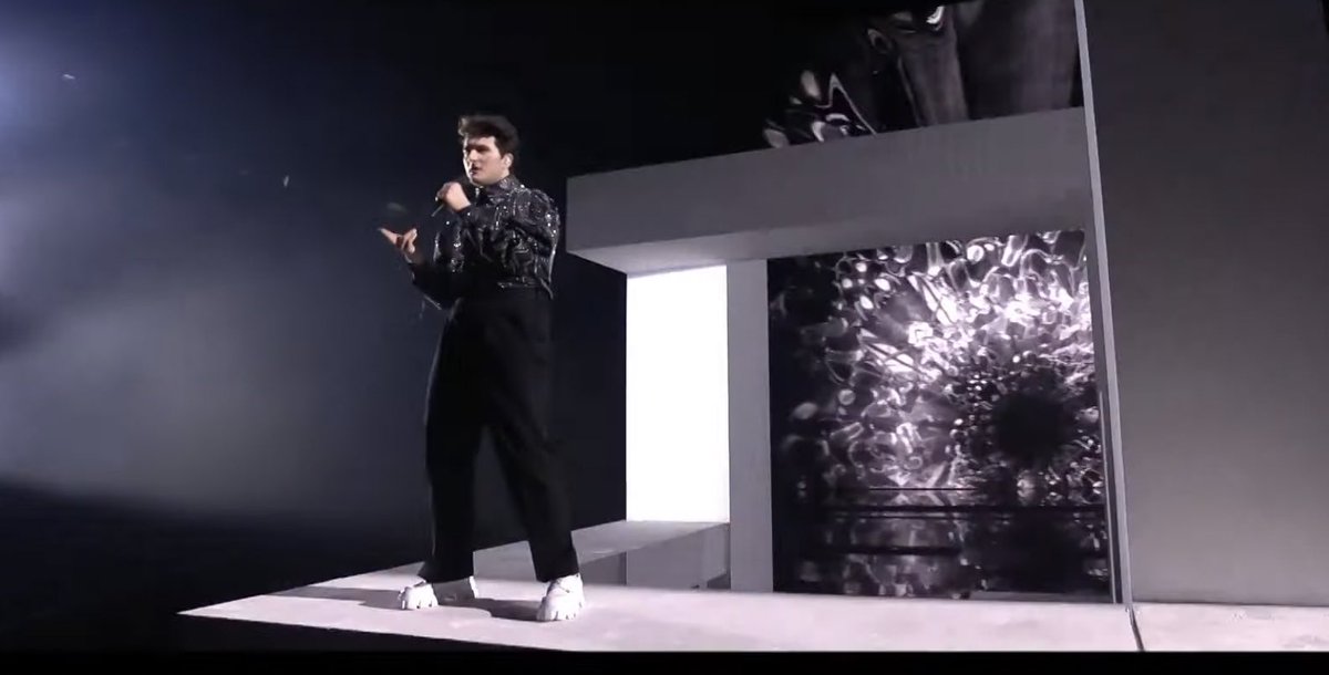 anxbeI's tweet photo. Lo que ve Europa // Lo que que ve España  #Eurovision https://t.co/oh13Uwh021