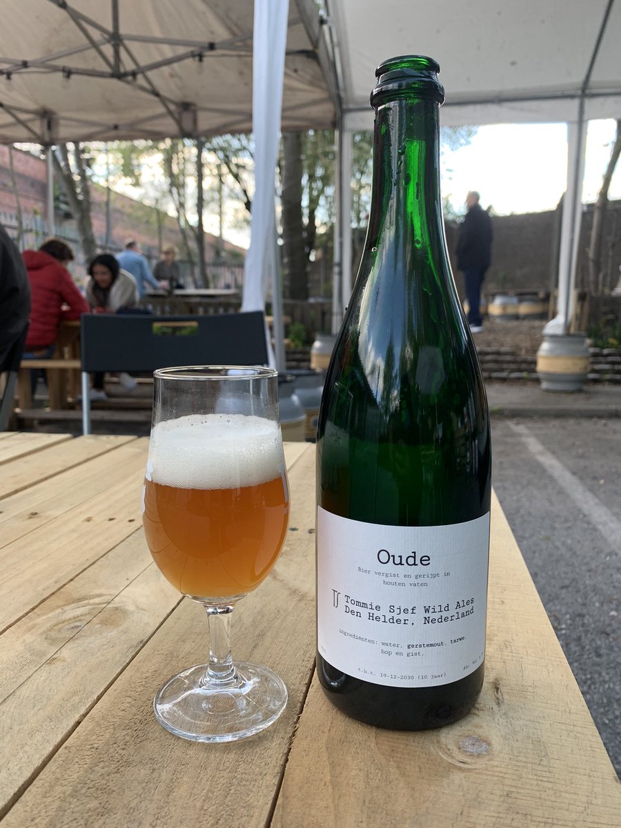 catintheglass's tweet photo. #eurovision calls for some European fizz... what better than an #EricBordelet - Poire Authentique 🥂
If you’re going to play Eurovision bingo, you need quality right? Sampled a #TommieSjef - Oude earlier so just continuing the European theme. We should do this every weekend! 🤔 https://t.co/l5HJiRDYRW