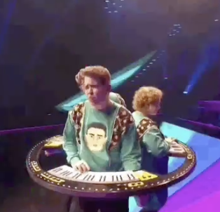 maggyvaneijk's tweet photo. recognised this set design #Eurovision https://t.co/74fKqZabE5
