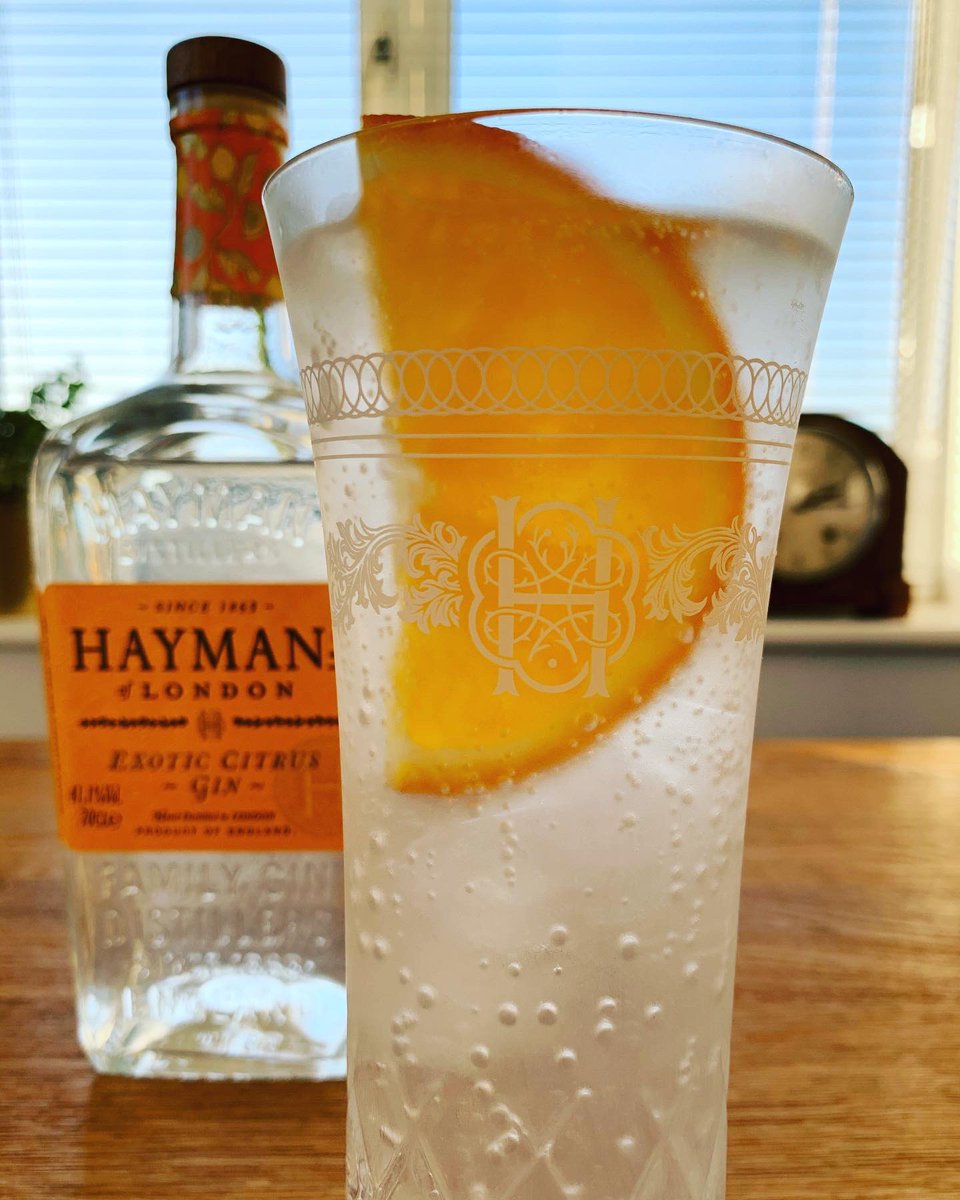 theginshelf's tweet photo. 🍊[AD / GIFTED]🍊

Ok @haymansgin - we’re going to have words about this. Because it is absolutely delicious. Like, stunningly good! 🔥🙌

My fuller thoughts will follow. But for now, let me reassure you that this is ridiculously good...

#gin #haymansgin #calltimeonfakegin https://t.co/qTYrzqdqat