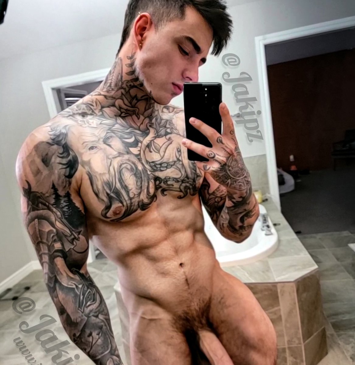 http://Onlyfans.com/Jakipz for the full pic & hundreds of nude photos &...