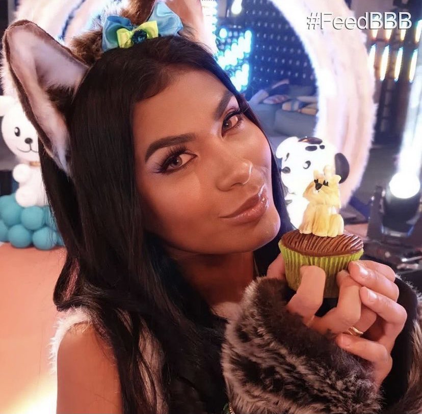 TheCircleV_'s tweet photo. Gabi @gabihonter 

au au,amo dogs❤️

#TCV4 https://t.co/gr3RlszFUp