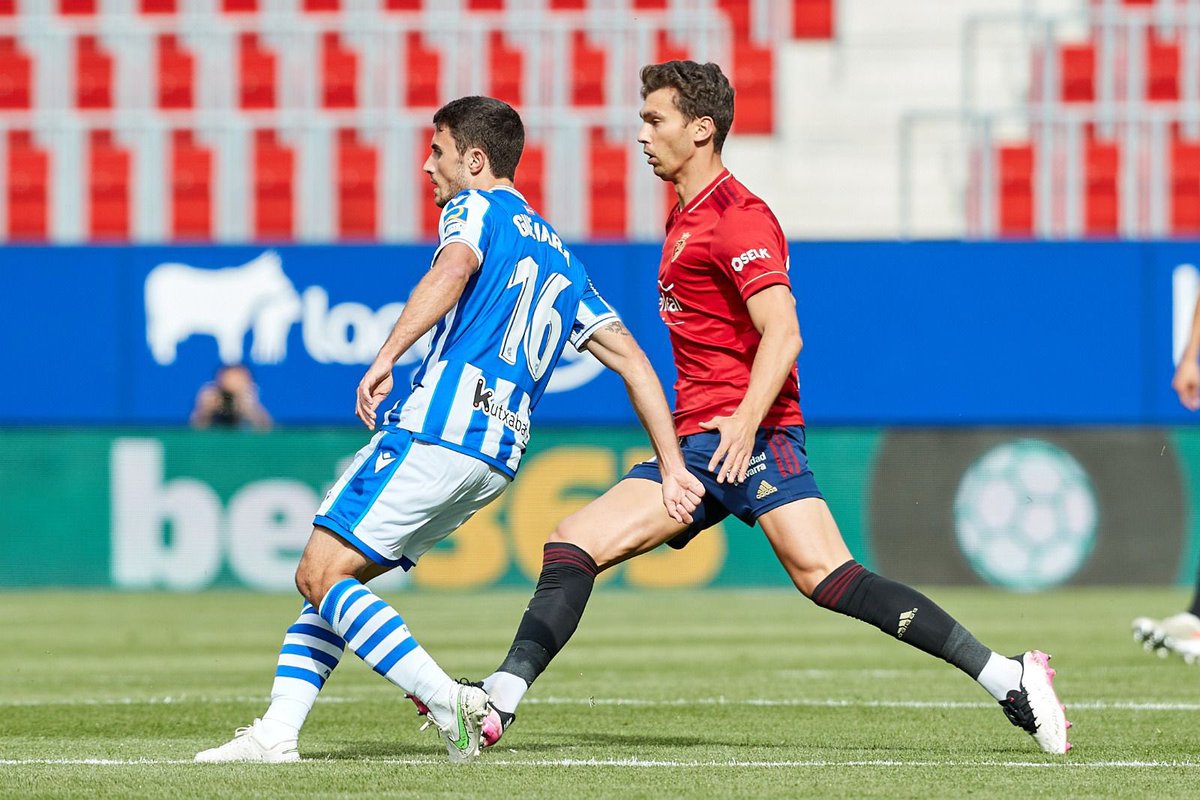 LucasTorro's tweet photo. Se acaba una temporada especial marcada por el centenario del club. Objetivo cumplido, seguiremos otro año más en primera ✅💥Deseando ver las gradas llenas y sentir vuestro calor ¡vamos Osasuna! 👊🏼🔴 https://t.co/1AfRFtROCw
