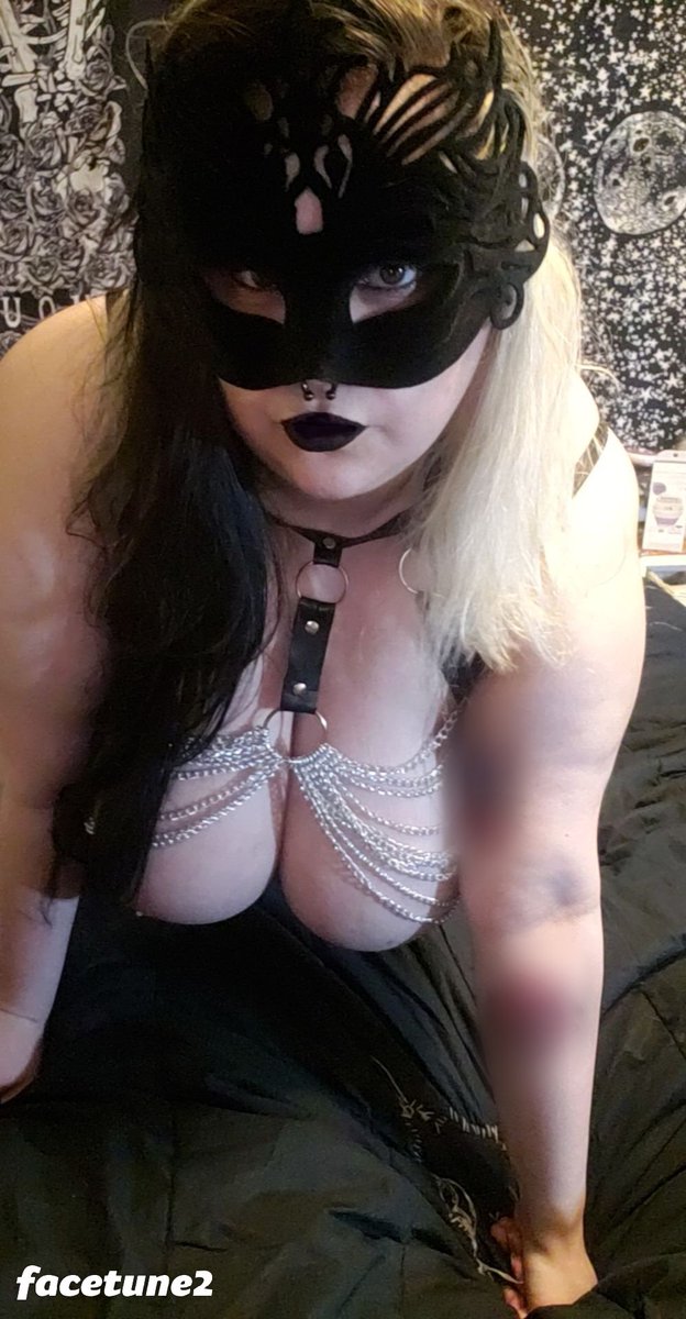 Kawaiigoth4's tweet photo. Chains and whips excite me. #cute #alternative #alternativegirl #sexy #onlyfans #onlyfansgirl #onlyfansmodel #follow #subscribe #feet #fetish #kink #kinky #bdsm #thicc #bbw #thickthighssavelives #thighhighs #lingerie #nude #PhotoOfTheDay #PicOfTheDay #piercings #girlswithpiercing https://t.co/cVSPIo5AZO