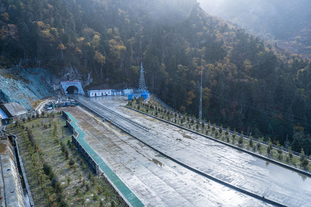 SantiagoLazca15's tweet photo. #ClaudeArpi escribe en su blog sobre la nueva autopista china de #Pai a #Metok, en #Pemakö.
https://t.co/MPVO9Q2gTm https://t.co/GW74eNVhuI
