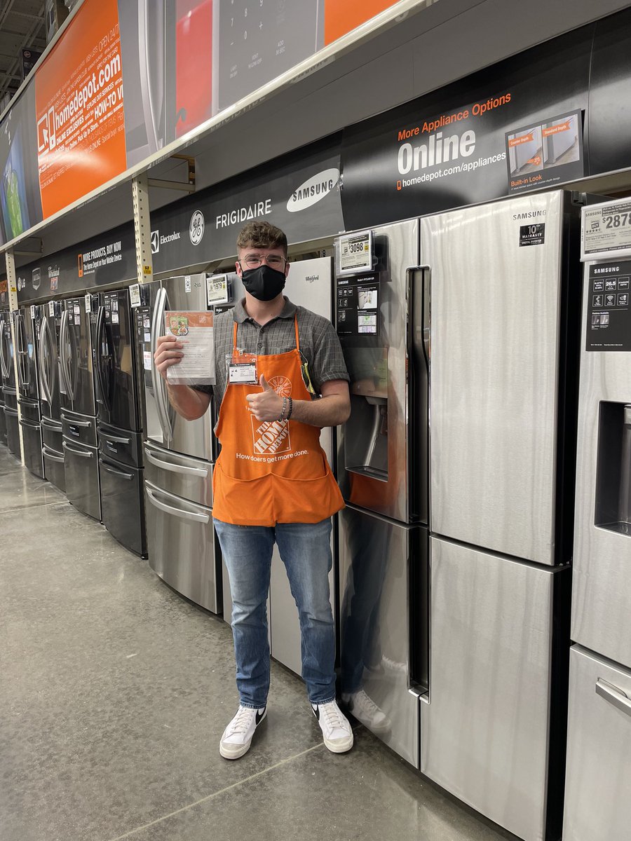 Recognizing Brandon for his engagement around specialty and services. Thank you for all you do. 🐾#badgerup <a href="/CarpenterTrina1/">Trina Carpenter 🐾</a>