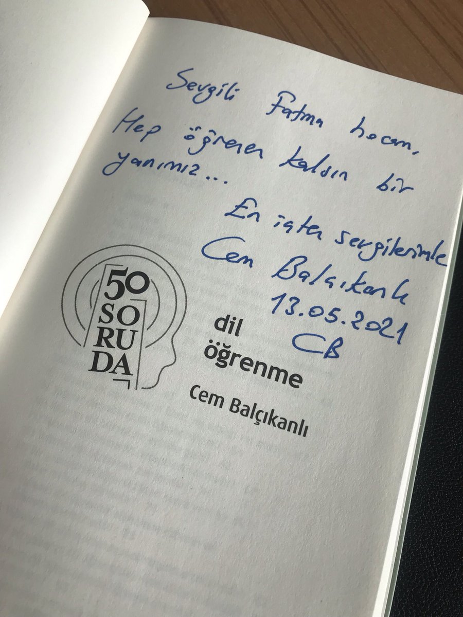 FatmaKusat's tweet photo. “Hep bir dil öğrencisi kalarak” dil alanında etkili, ışık saçan bir akademisyen olan @cembalcikanli hocam, eğitim yöneticileri olarak dil öğrenimi sürecinde yıllardır aldığımız onlarca soruyu yanıtlamış. Ne mutlu bu kıymetli cevaplarla buluşabildik. Işık olsun herkese https://t.co/3C0IVrjVd6