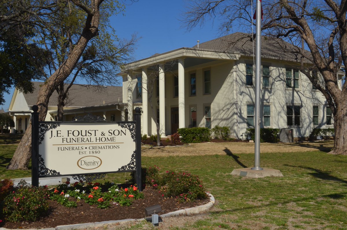 L5Arch's tweet image. What do you think of this beautifuy thought out funeral home?

#level5 #level5architecture #FoustFuneralHome