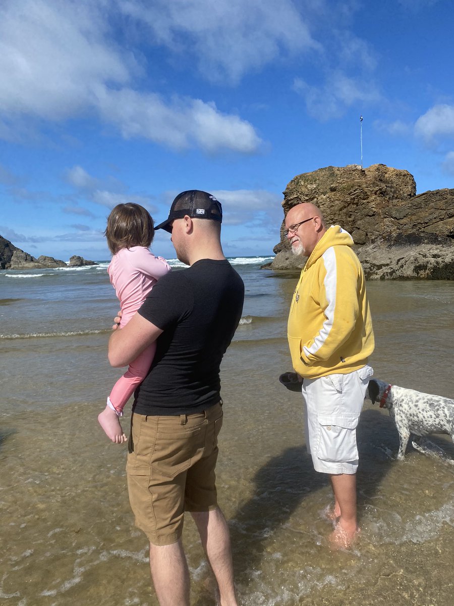 Alexwbowden's tweet photo. 3 generations of lifesavers in one picture. Daughter, daddy and Grandafa #lifeguard #lifesaver #waterrescue @NSBowden #elizabethmollie https://t.co/vfHvHvJ6z8