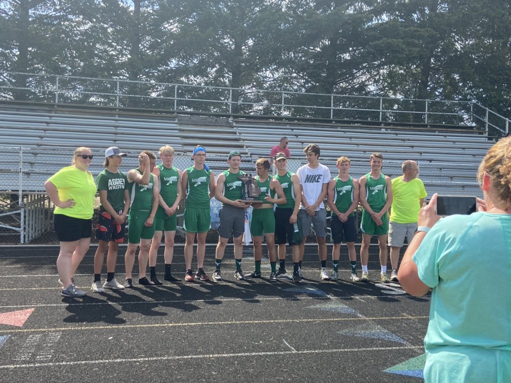 Will_alexander9's tweet photo. Sand creek boys regional champs‼️‼️ https://t.co/7NIdvQ0sQd