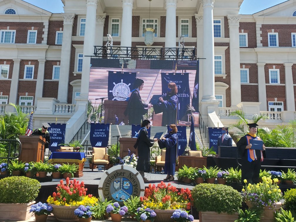 ECampbell360's tweet photo. The class of 2021 have been through more than most this year - tune in tomorrow to @FaceTheNation for our piece on #COVID Commencements https://t.co/snjuF1KNxI