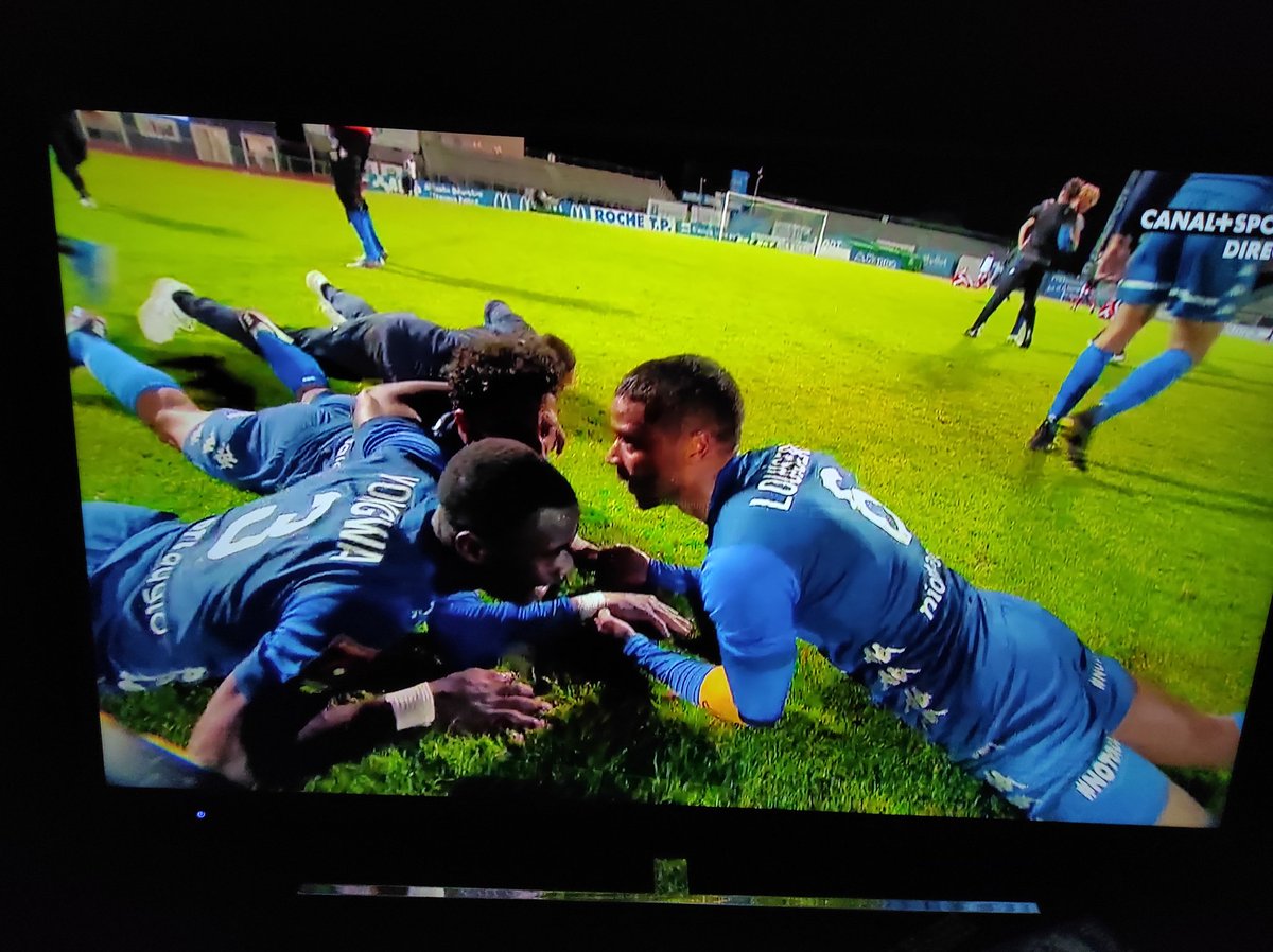 ErvitmonslipP's tweet image. Ouiiiiiiiiiiiiiiii !!!!!!!  #CNFCFCVB #barrage