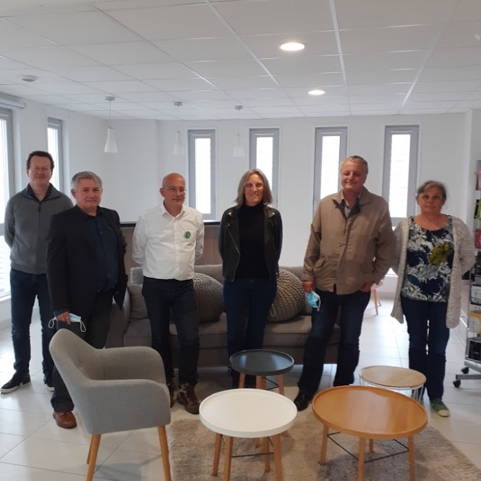 AvenirGuipavas's tweet photo. 🏢 Rencontre sur le thème de l'entreprise locale avec le #DéputéEuropéen 🇪🇺 François Alfonsi à l'invitation de #ChristopheWinckler de #Lessonia à #SaintThonan avec Ronan Pichon tête de liste de @bretagnedavenir dans le #Finistère et les candidat-e-s @FinistereAvenir de #Guipavas. https://t.co/NrDrC0ctoU