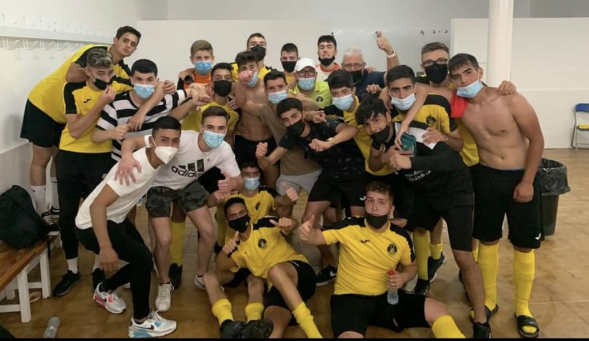 ⚽️ ¡Hoy los chicos del Juvenil duermen líderes!

Los de Roque Pérez se han impuesto 3-2 al Alhama y a falta de dos jornadas el Villa de Fortuna depende de sí mismo para conseguir el ascenso a Primera.

¡Grandes!