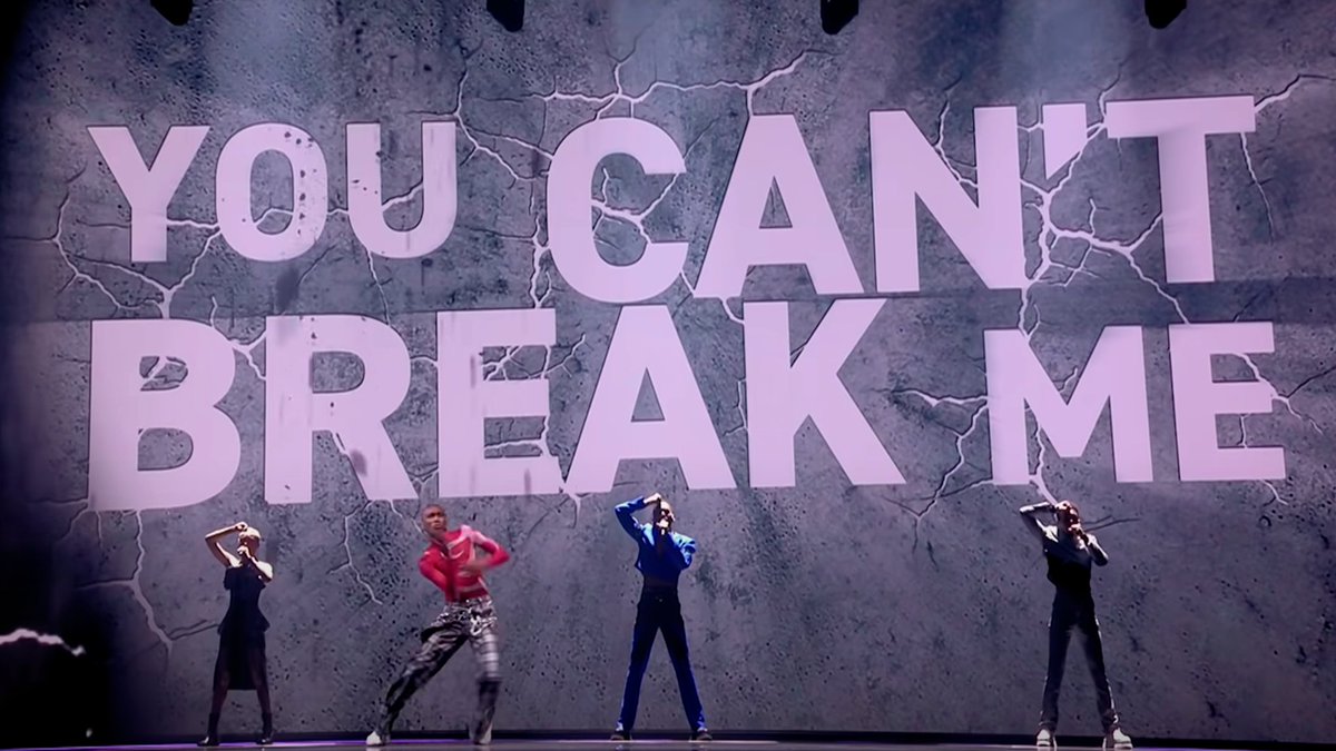 NetflixES's tweet photo. Países Bajos es como el Nokia 3310:
#Eurovision https://t.co/oW397eD6vs