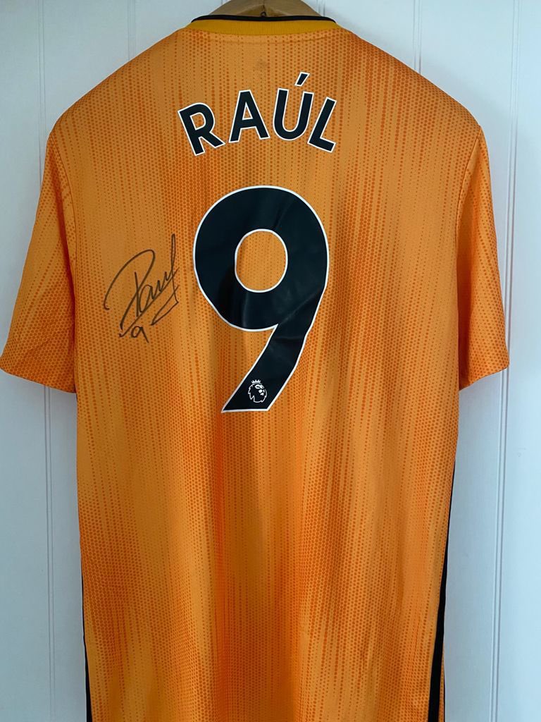 WolvesEspanol's tweet photo. Mañana despedimos la temporada con el #WolvesFanFest, regístrate aquí https://t.co/6jyXW9zF0k y te esperamos a partir de las 9:30 am (CDMX) con el previo y la transmisión de nuestra app. 

¡Además la posibilidad de llevarte un jersey autografiado por el #LoboMexicano! https://t.co/bEKPHqVzsc