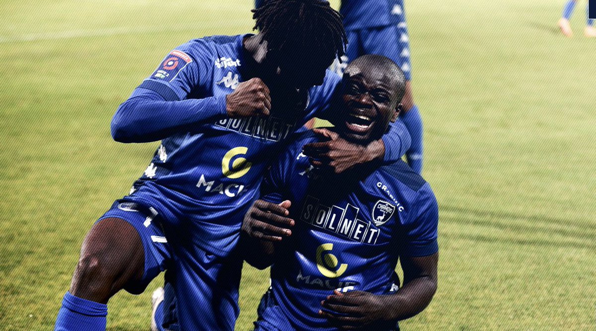 livaol's tweet image. Merci les gars ! 💙🤍 #CNFCFCVB