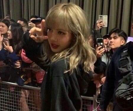 kimlia_M's tweet photo. El mundo te debe millones de disculpas pequeña lili 

WE LOVE YOU LILI, WE ARE WITH YOU

#Protectlisa #Lisaperfect #Lisa #BLACKPINK #YG #Donotdefamelisa #PrincessThai https://t.co/rgcjIDGXs9