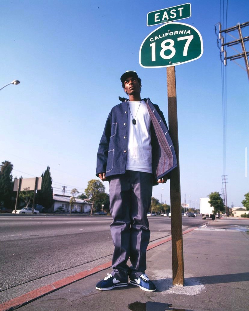 Complex's tweet image. Legendary Hip-Hop photographer, Chi Modu has passed at the age of 54. REST IN POWER to the greatest. 📸 
READ: bit.ly/3uglZF0