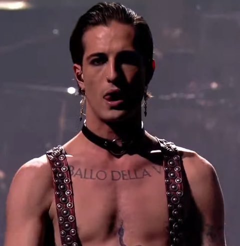 Mirleymed's tweet image. Y esto pasa cuando no existe la masculinidad frágil señores 🤍 #Eurovision