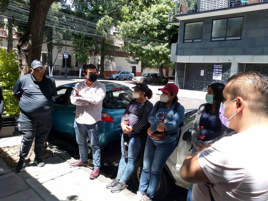 HegelCortes's tweet photo. Seguimos con mucho ánimo y entusiasmo recorriendo las calles con los vecinos de la Escandón. 
@vromog

#SomosTeamRomo https://t.co/v3XC8tpiL8