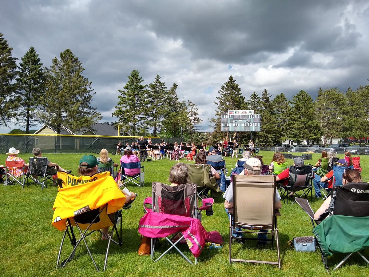 Beautiful Day for a great concert by <a href="/ElginSchool/">East Elgin Secondary School</a> Band!  Thanks <a href="/PEMBands/">Zac Tessling</a> for all your do!!! #PEMProud #BulldogNation